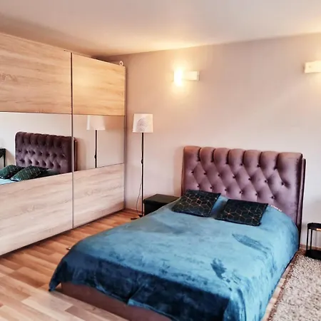 Old Town Apartment, Free Parking In 300 M Διαμέρισμα *